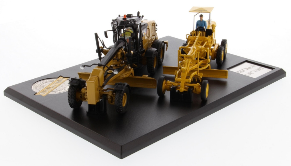 Die Cast Masters 1/50 CAT Motor Grader - Evolution Series